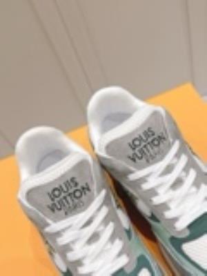 wholesale quality men's louis vuitton run way sneakers model no. 814